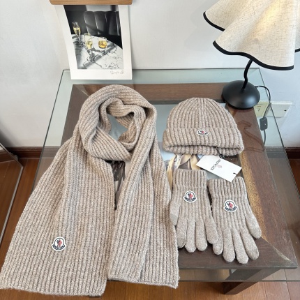 Moncler Hats in 224828