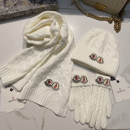 Moncler Hats in 224832