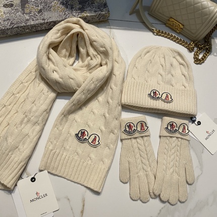 Moncler Hats in 224833