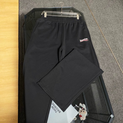 Balenciaga Pants in 225024