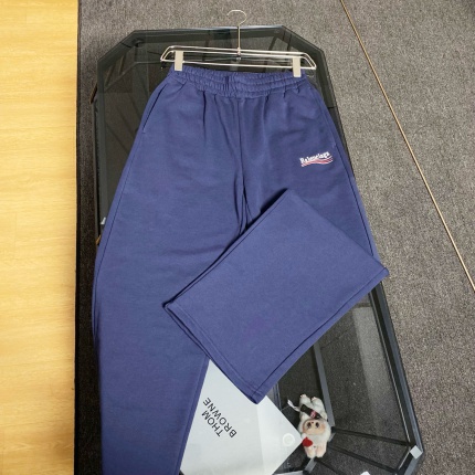 Balenciaga Pants in 225025