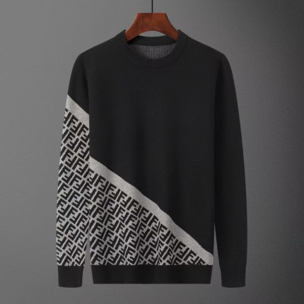 Fendi Sweaters for Men in 225100
