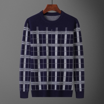 Burberry Sweaters for Men in 225108