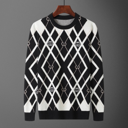 Gucci Sweaters for Men in 225115