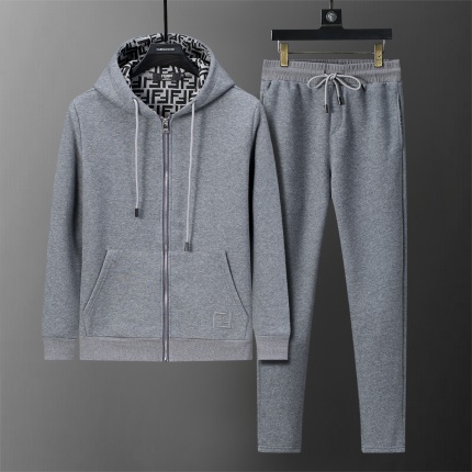 Fendi Tracksuits for Men in 225253