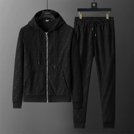 Fendi Tracksuits for Men in 225258