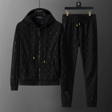Louis Vuitton Tracksuits for Men in 225271