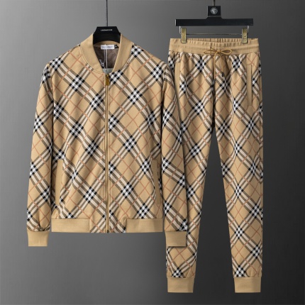 Burberry Tracksuits for Men in 225273