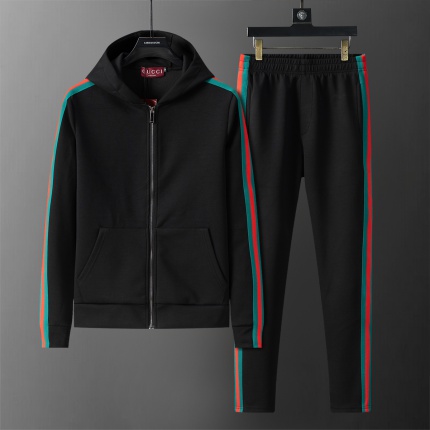 Gucci Tracksuits for Men in 225275
