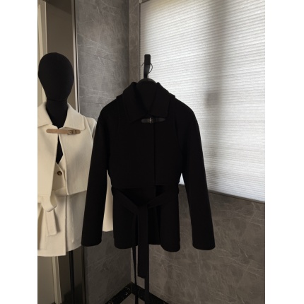Hernes Jackets for Women in 225614