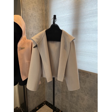 Hernes Jackets for Women in 225629