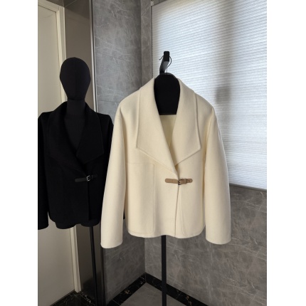Hernes Jackets for Women in 225644