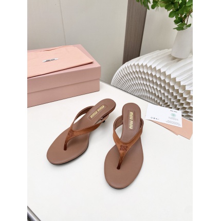 MiuMiu Sandals And Slippers For Women in 226001