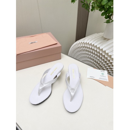 MiuMiu Sandals And Slippers For Women in 226003