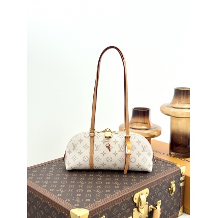 Louis Vuitton AAA Quality Handbags in 226105