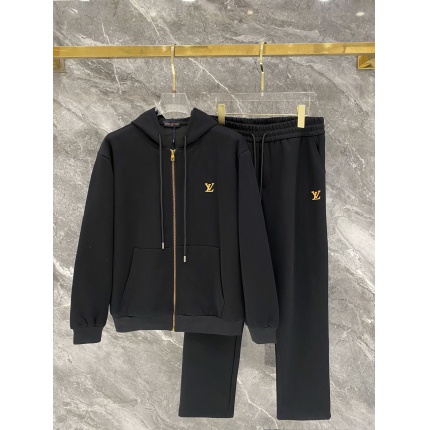 Louis Vuitton Tracksuits for Men in 226457