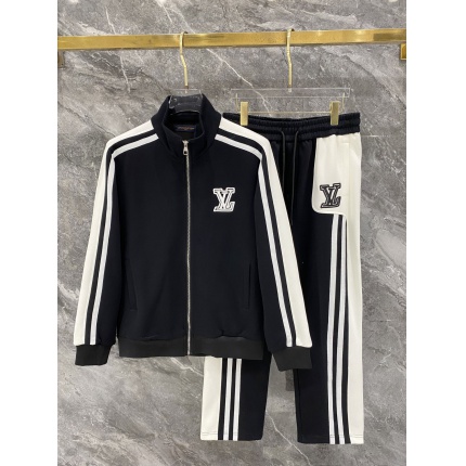 Louis Vuitton Tracksuits for Men in 226468