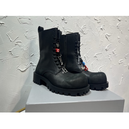 Balenciaga Boots For Men in 226595