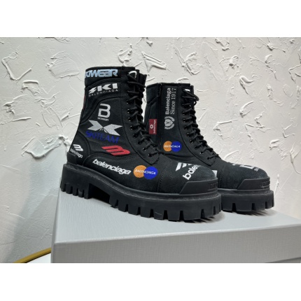 Balenciaga Boots For Men in 226598