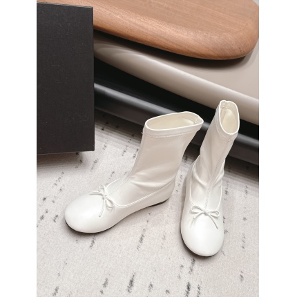 Chanel Boots For Women in 226620