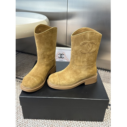 Chanel Boots For Women in 226736
