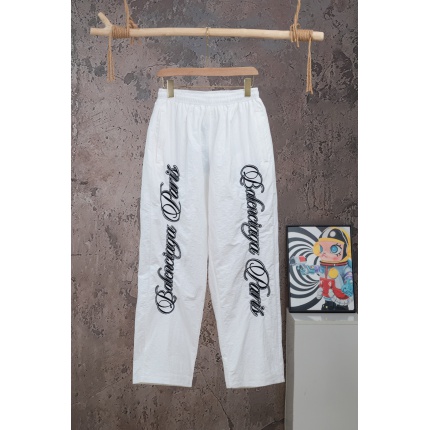 Balenciaga Pants in 227209