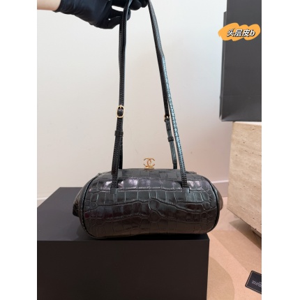 Chanel AAA quality Handbags in 227584