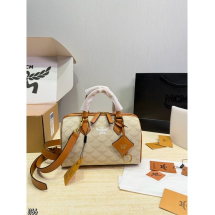 MCM aaa quality Handbags in 227623