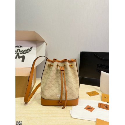 MCM aaa quality Handbags in 227624
