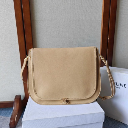 CELINE AAA Quality Handbags in 227945