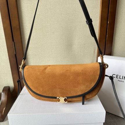 CELINE AAA Quality Handbags in 227950