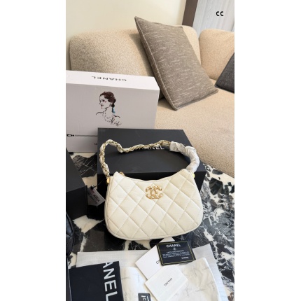 Chanel AAA quality Handbags in 227985