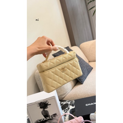 Cheap Chanel AAA quality Handbags in 228008, $60 USD- [IB228008] - Replica Chanel AAA quality Handbags