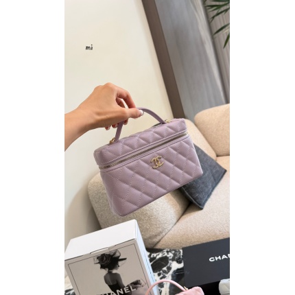 Cheap Chanel AAA quality Handbags in 228009, $60 USD- [IB228009] - Replica Chanel AAA quality Handbags