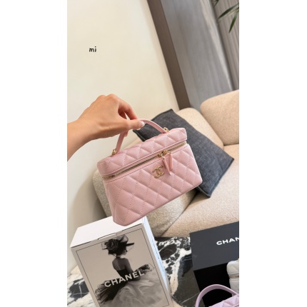 Cheap Chanel AAA quality Handbags in 228010, $60 USD- [IB228010] - Replica Chanel AAA quality Handbags