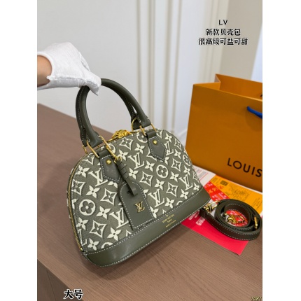 Louis Vuitton AAA Quality Handbags in 228033