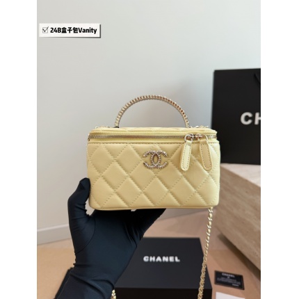 Chanel AAA quality Handbags in 228161