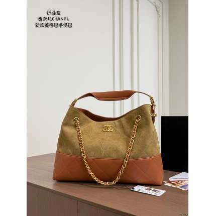 Chanel AAA quality Handbags in 228194