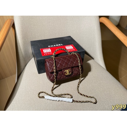 Chanel AAA quality Handbags in 228204