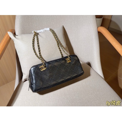 Chanel AAA quality Handbags in 228208