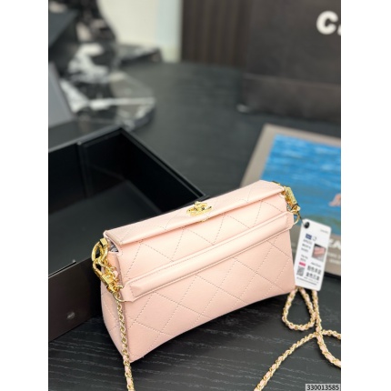 Chanel AAA quality Handbags in 228230