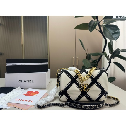 Cheap Chanel AAA quality Handbags in 228232, $70 USD- [IB228232] - Replica Chanel AAA quality Handbags