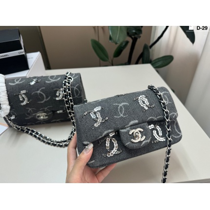 Chanel AAA quality Handbags in 228236