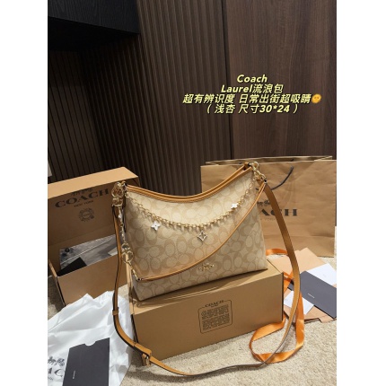 Coach Cross Bags in 228301
