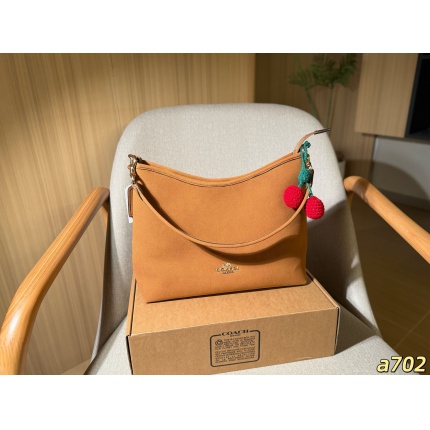 Coach Cross Bags in 228310
