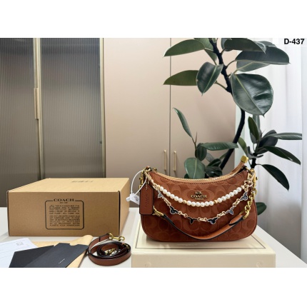 Coach Cross Bags in 228313