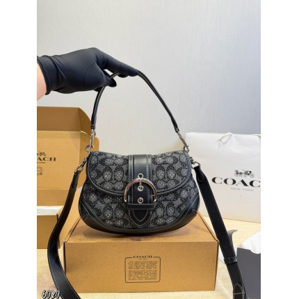 Coach Cross Bags in 228340