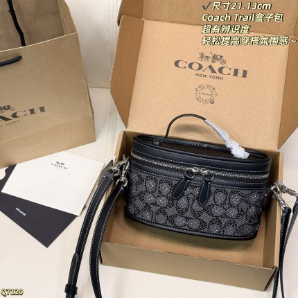 Coach Cross Bags in 228344