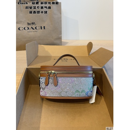 Coach Cross Bags in 228357