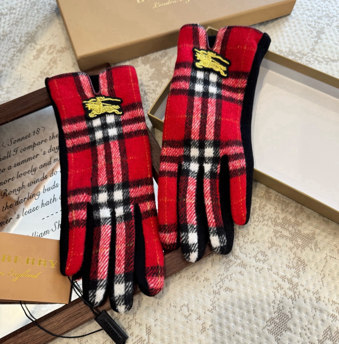 Cheap Gloves in 220550, $45 USD- [IB220550] - Replica Gloves